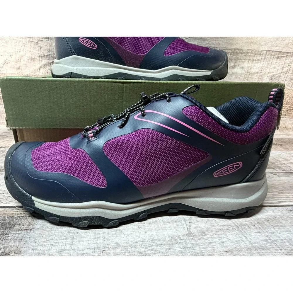 New Keen Children Wanduro Low Height Waterproof Boots Size 5 Purple